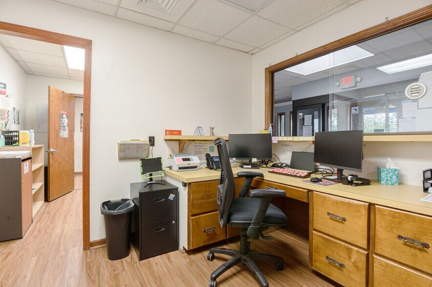 More Photos Of 231 Memorial Dr, Jacksonville Medical For Sale