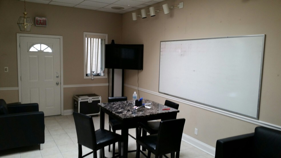 More Photos Of 9140 Broadway Ave, Brookfield Office For Sale