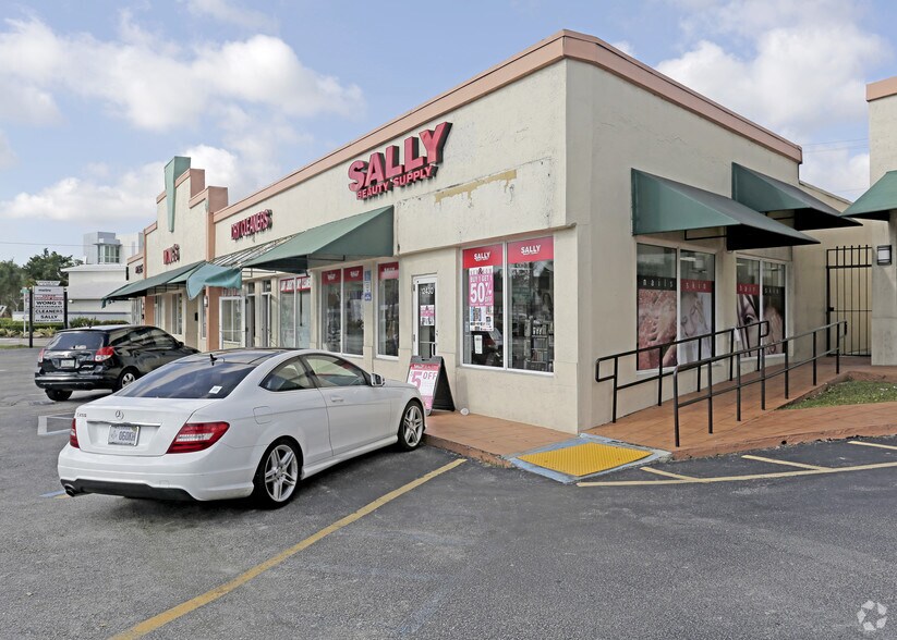 More Photos Of 12400-12460 Biscayne Blvd, North Miami Unknown For Lease