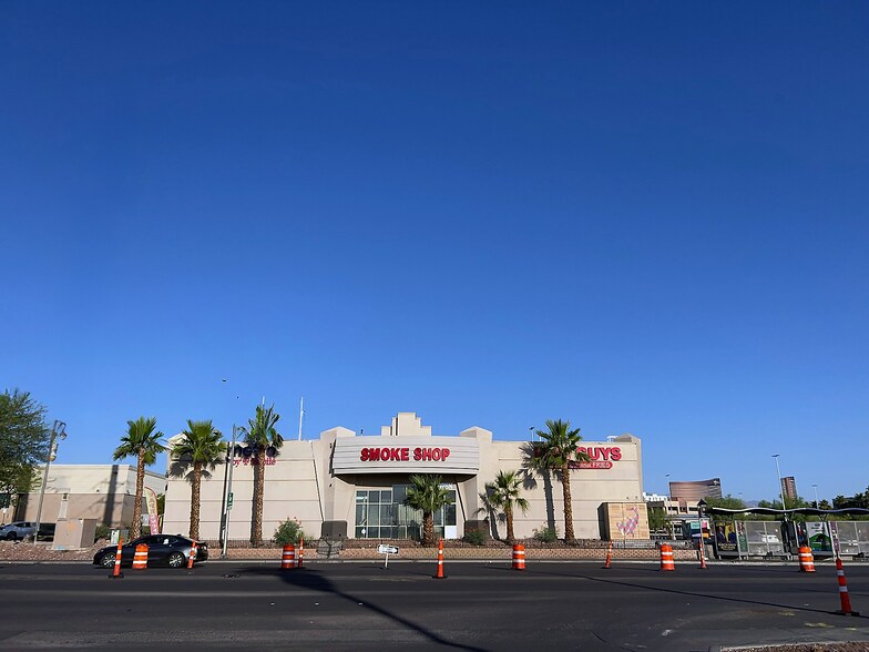 More Photos Of 4065 S Maryland Pky, Las Vegas Freestanding For Sale