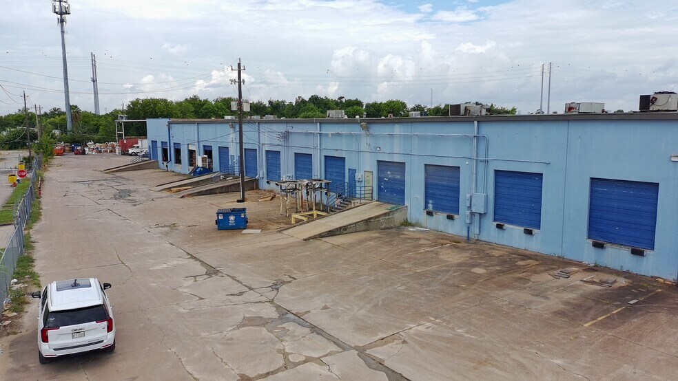 More Photos Of 4400 S Wayside Dr, Houston Unknown For Lease