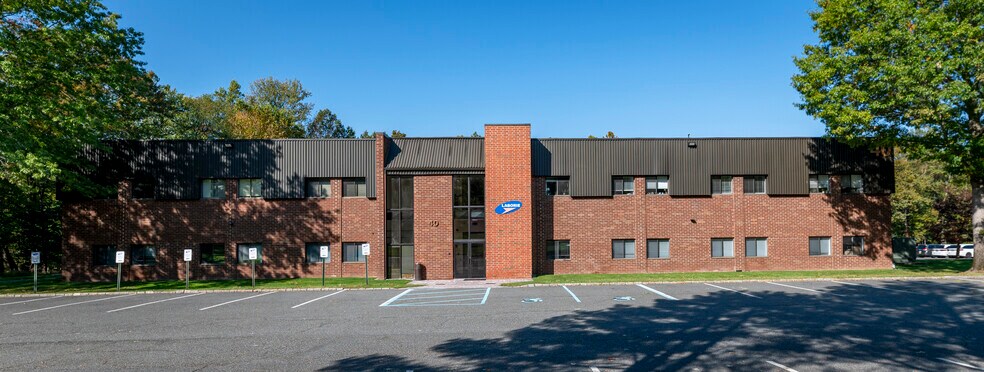 Primary Photo Of 40 Ramland Rd, Orangeburg Office For Lease