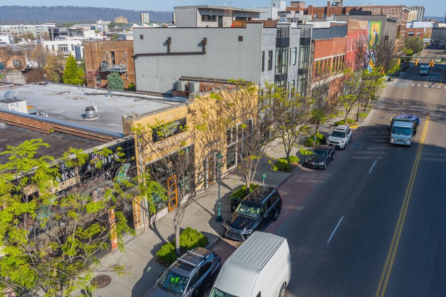 More Photos Of 1437 Market St, Chattanooga Storefront For Lease