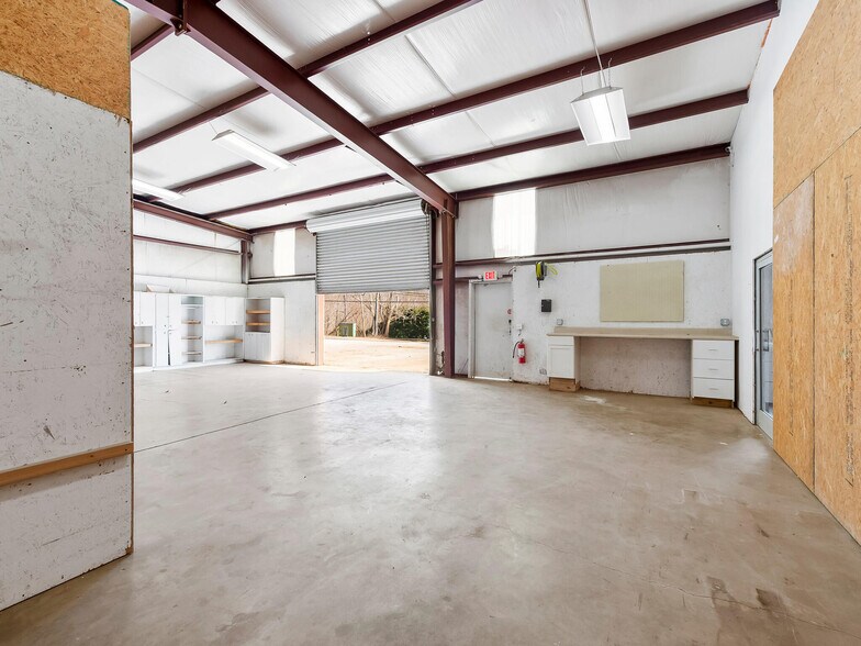 More Photos Of 82 Old Mars Hill Hwy, Weaverville Flex For Lease
