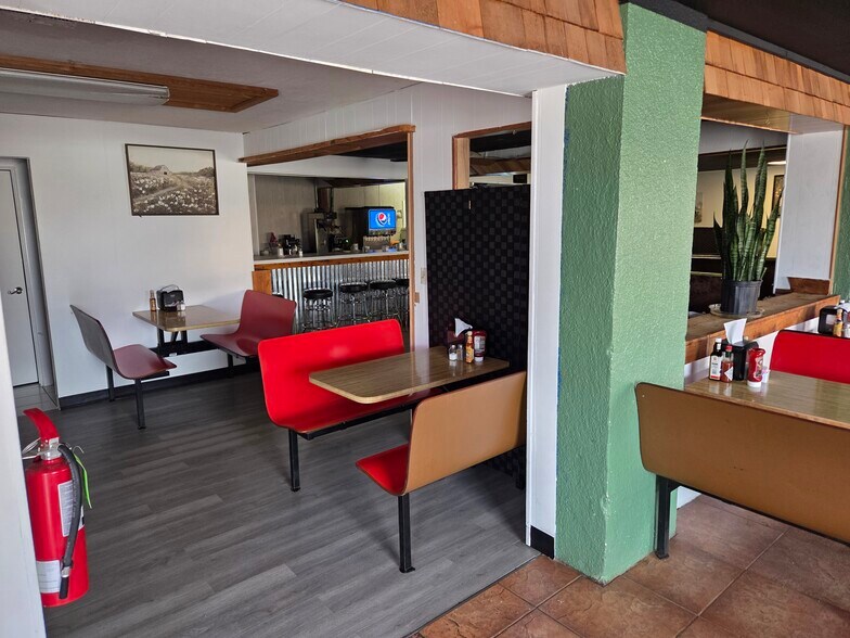 More Photos Of 8225 Ok-17 Hwy, Elgin Restaurant For Sale