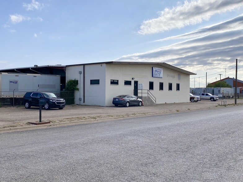 More Photos Of 128 E 13th St, Lubbock Warehouse For Lease