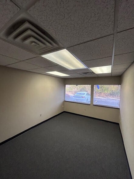 More Photos Of 411 W Lake Lansing Rd, East Lansing Unknown For Lease