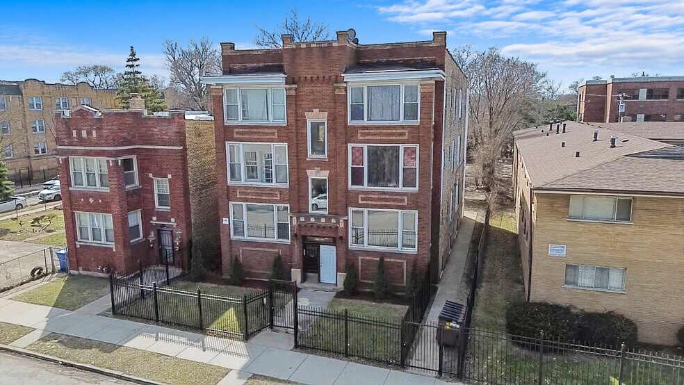 More Photos Of 7528 S Coles Ave, Chicago Apartments For Sale