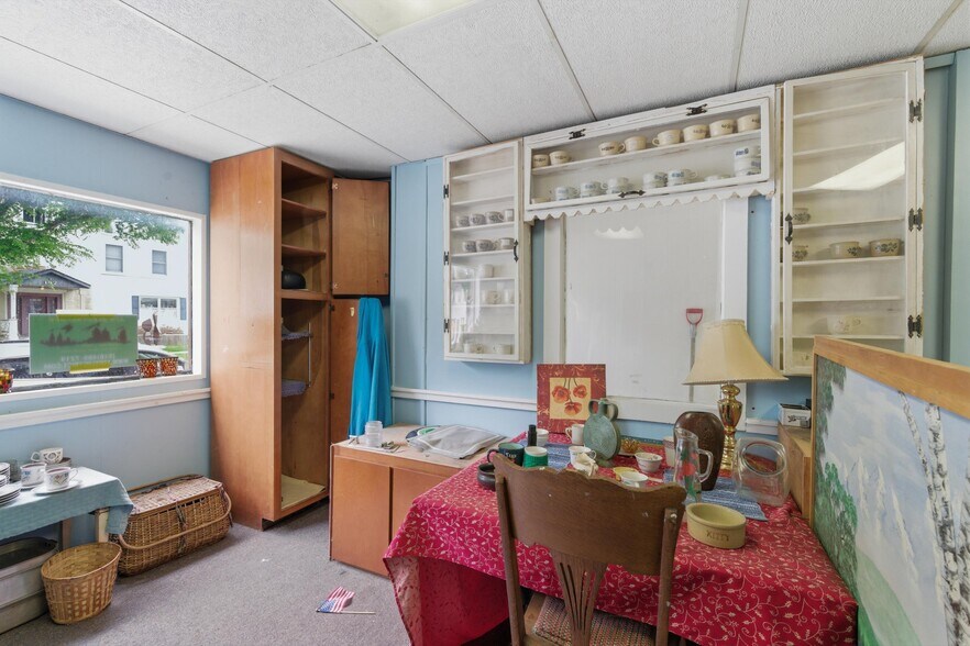 More Photos Of 198 N Main St, Salem Storefront Retail Residential For Sale