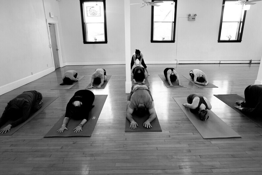 More Photos Of 17 Kellogg Ave, Amherst Storefront Retail Office For Lease