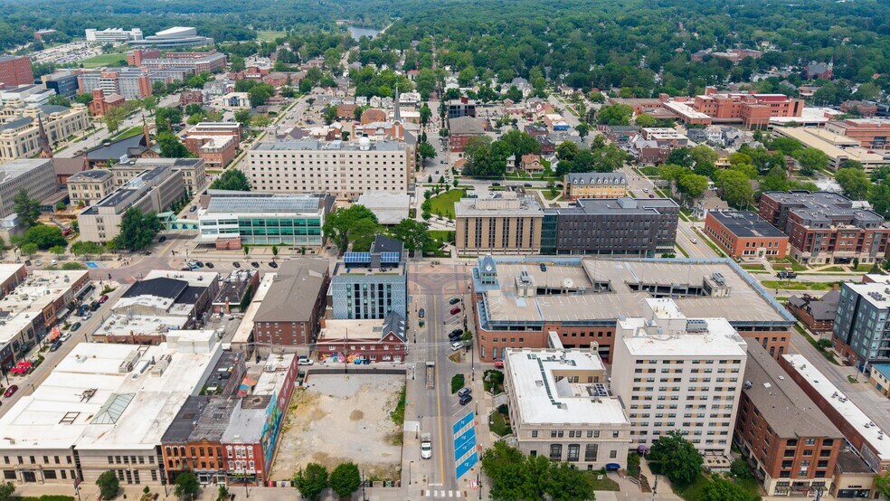 More Photos Of 2-4 S Linn St, Iowa City Office For Lease