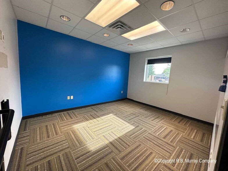 More Photos Of 1701 S Enterprise Ave, Springfield Office For Sale