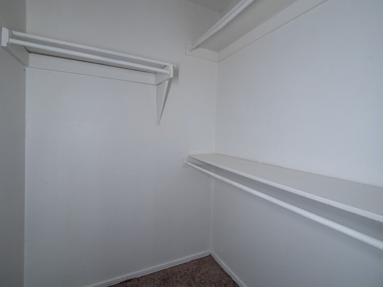 More Photos Of 5924 NW 10th St, Oklahoma City Apartments For Sale