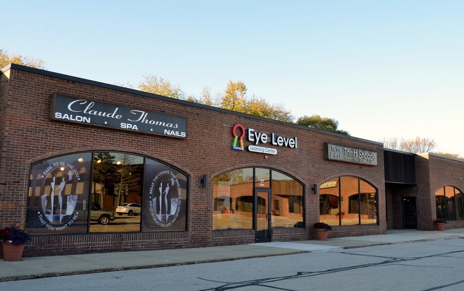 More Photos Of 3-47 E Northwest Hwy, Palatine General Retail For Lease