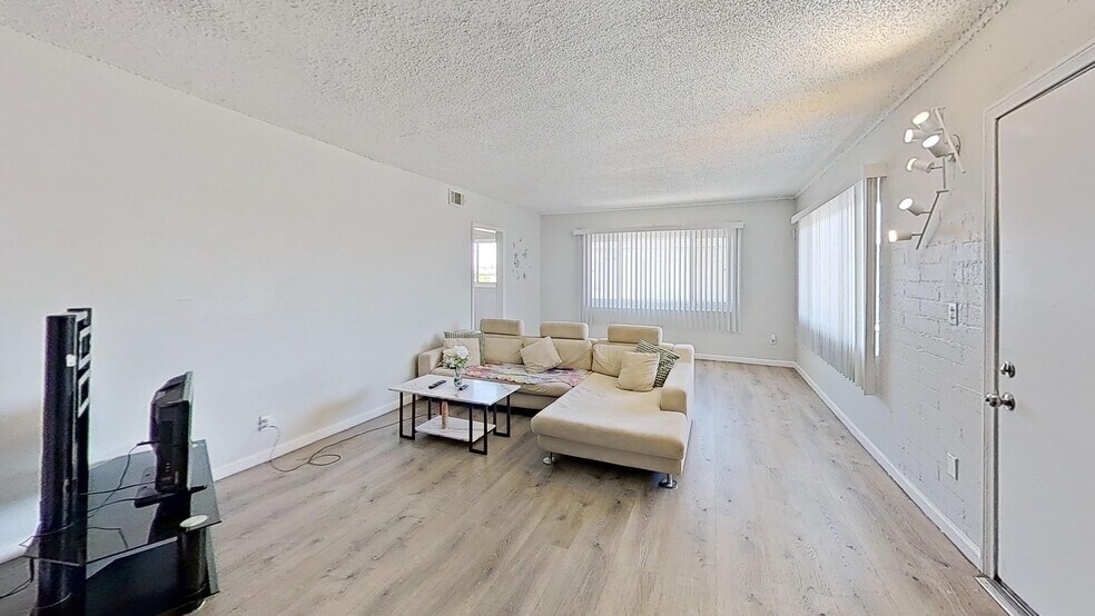 More Photos Of 2213 Sunrise Ave, Las Vegas Apartments For Sale