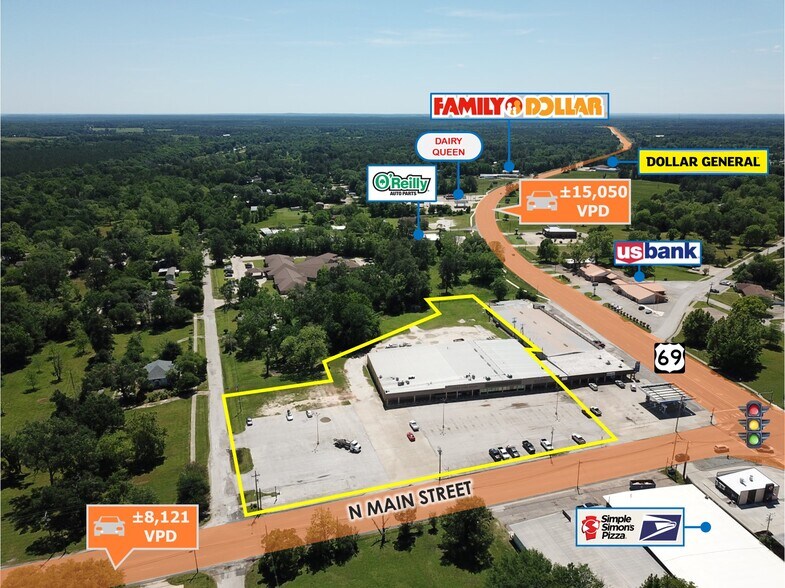 More Photos Of 104 N Main St, Huntington Storefront For Lease