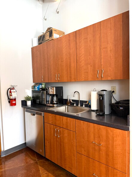 More Photos Of 3310 Aspen Grove Dr, Franklin Medical For Lease