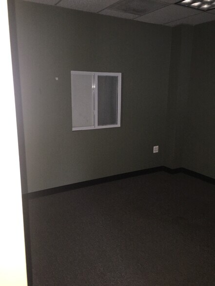 More Photos Of 9042 Hornbaker Rd, Manassas Industrial For Lease