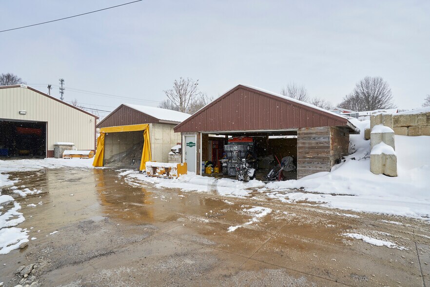 More Photos Of 295 Water St, Wadsworth Warehouse For Sale