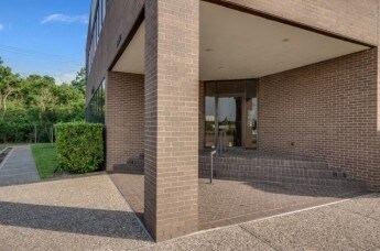 More Photos Of 13850 Gulf Fwy, Houston Office For Lease