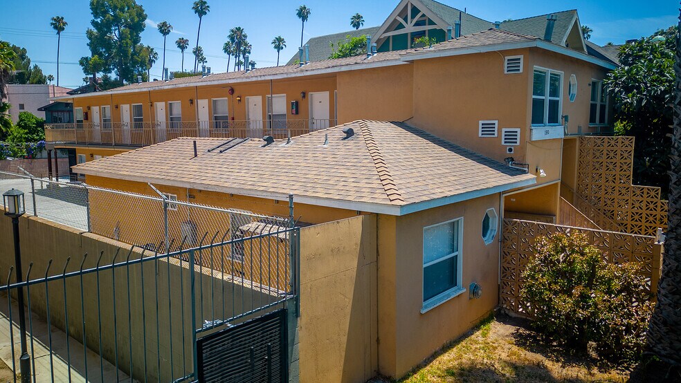 More Photos Of 1930 S Oxford Ave, Los Angeles Apartments For Sale