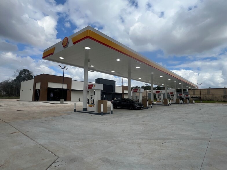 More Photos Of 1082 FM 830, Willis General Retail For Lease