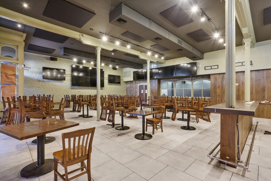 More Photos Of 3226 Magazine St, New Orleans Restaurant For Sale