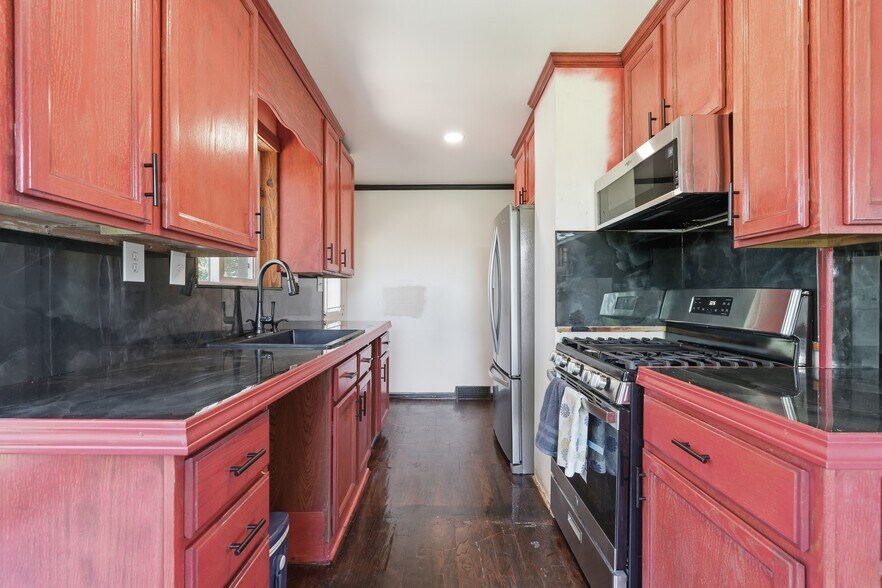 More Photos Of 10907 E 87th St, Raytown Multifamily For Sale