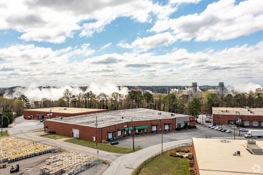 More Photos Of 3021 Olympic Industrial Dr SE, Smyrna Warehouse For Lease