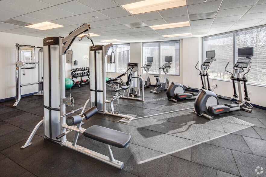 More Photos Of 2550 Wasser Ter, Herndon Office For Sale