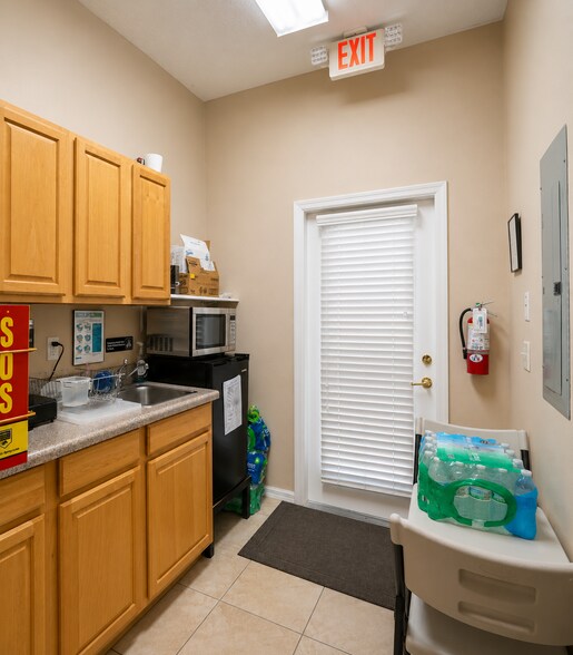 More Photos Of 19439 Shumard Oak Dr, Land O' Lakes Medical For Sale