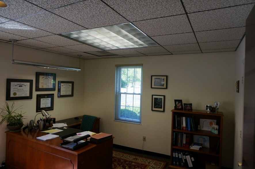 More Photos Of 6600 Clough Pike, Cincinnati Office For Sale