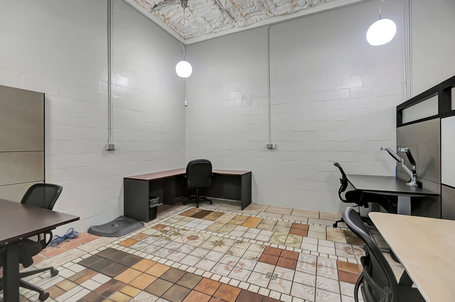 More Photos Of 450 94th Ave N, Saint Petersburg Freestanding For Lease