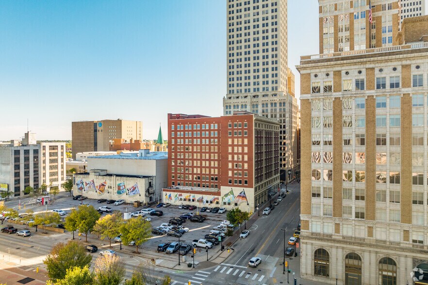 More Photos Of 321 S Boston Ave, Tulsa Office For Lease