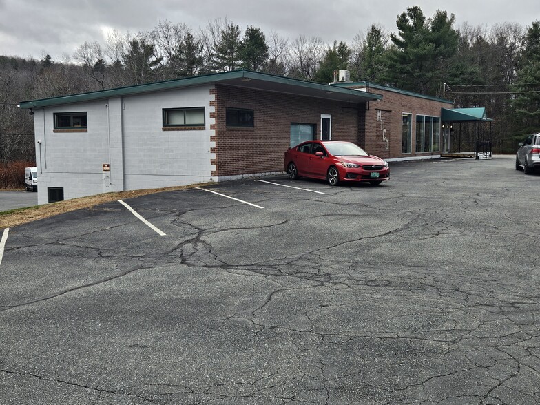 More Photos Of 240 Meriden Rd, Lebanon Flex For Sale