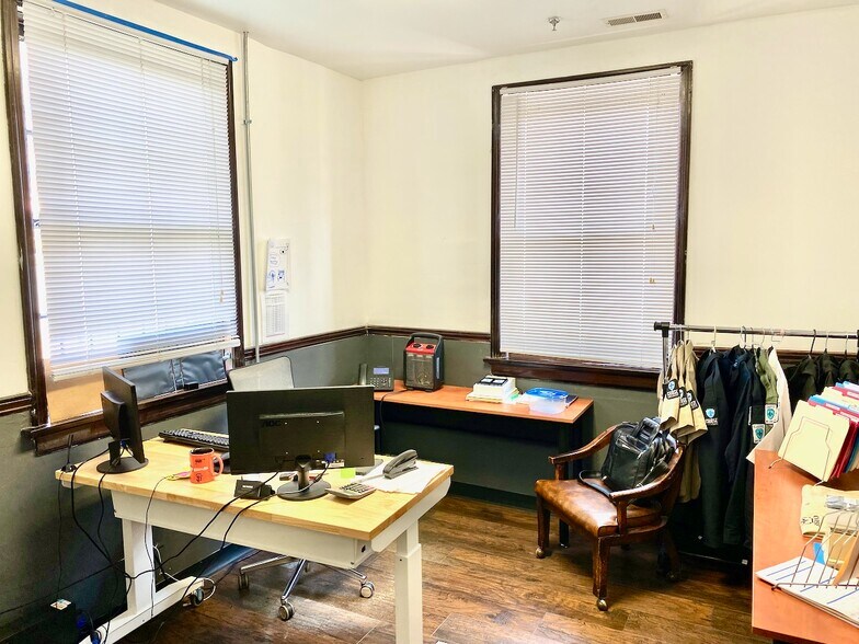 More Photos Of 2120 Washington Ave, Saint Louis Service For Lease