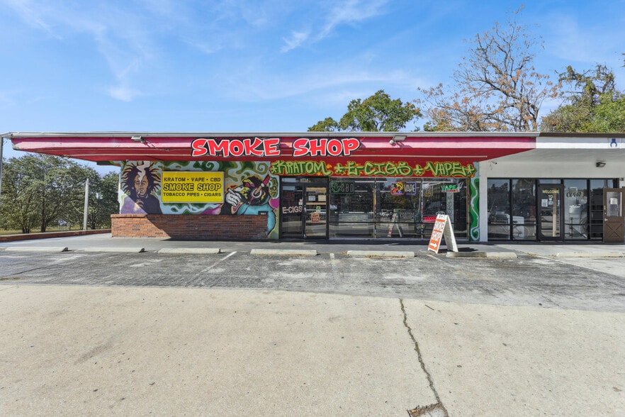 More Photos Of 107 S 14th St, Leesburg General Retail For Sale