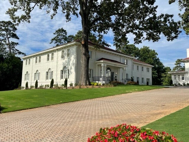 More Photos Of 5180 Roswell Rd NE, Atlanta Office For Lease