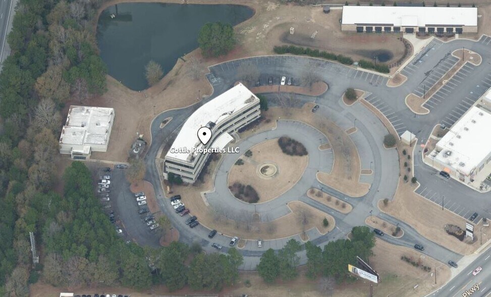 More Photos Of 6003 Veterans Pky, Columbus Office For Lease