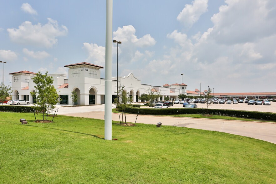 More Photos Of 5800 N Interstate 35, Denton Unknown For Lease