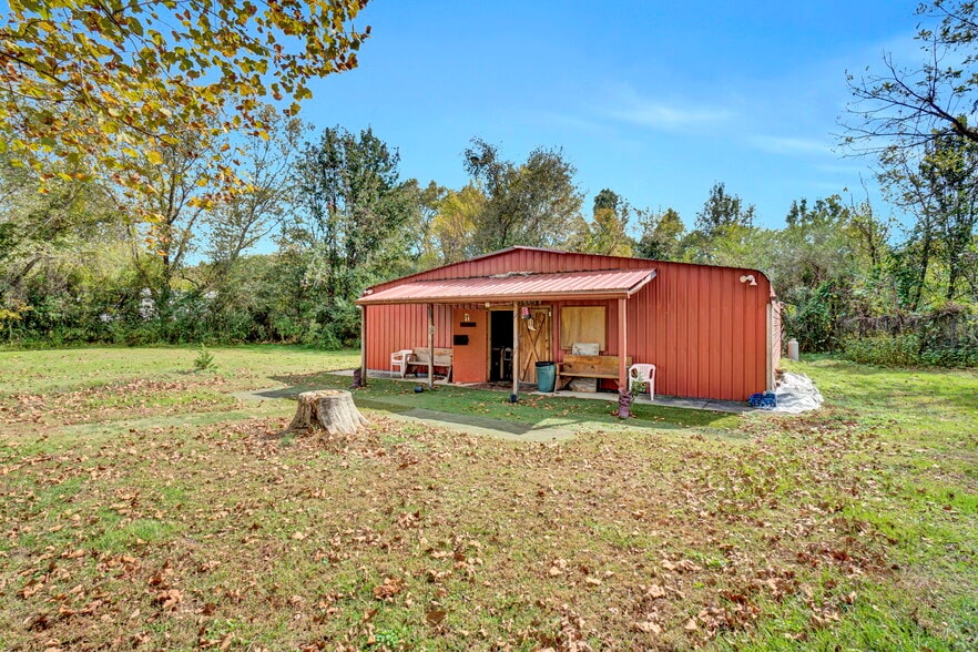 More Photos Of 4033 Geer Hwy, Cleveland General Retail For Sale