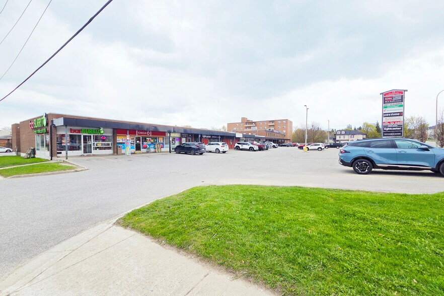 More Photos Of 75 1st St, Orangeville Freestanding For Lease