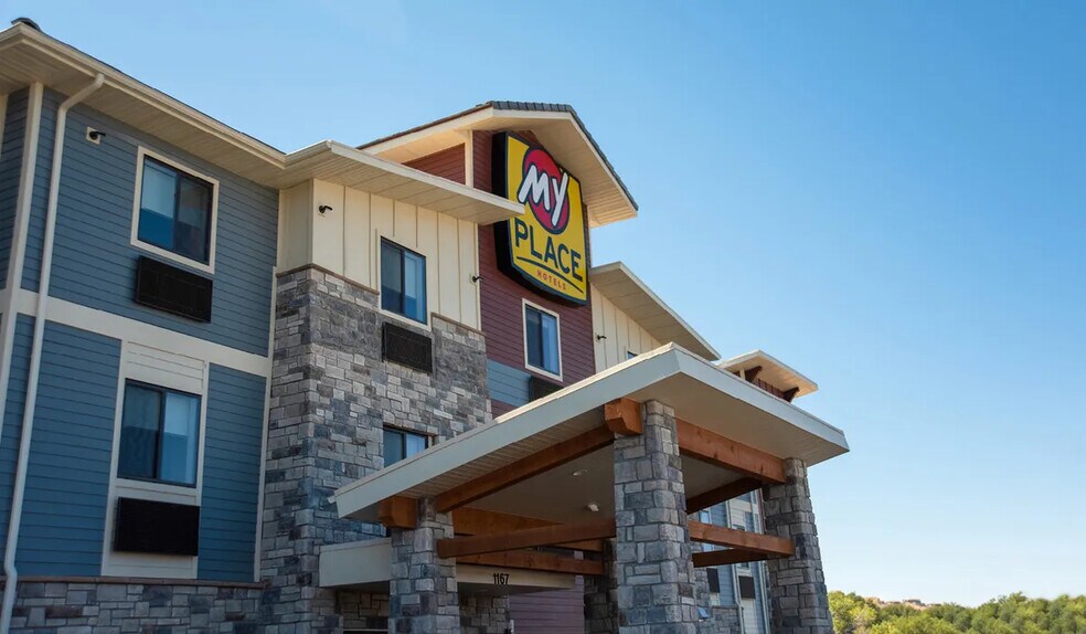 More Photos Of 1167 W 80 S, Hurricane Hotel For Sale