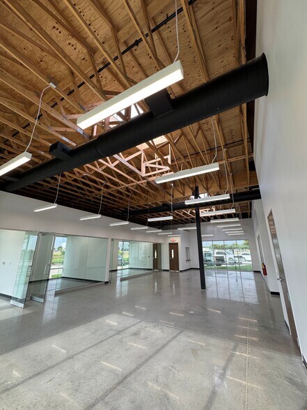 More Photos Of 601 Meacham Blvd, Fort Worth Distribution For Lease