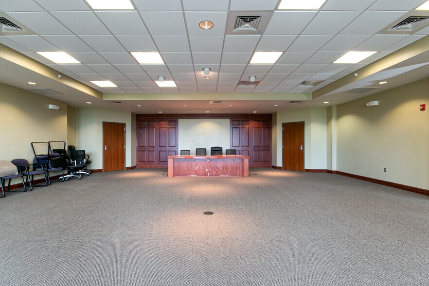 More Photos Of 1632 McCain Ln, Manhattan Sorority Fraternity House For Sale