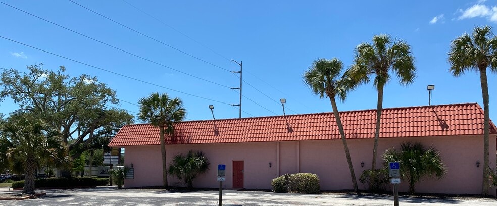 More Photos Of 6449 38th Ave, Saint Petersburg Medical For Lease