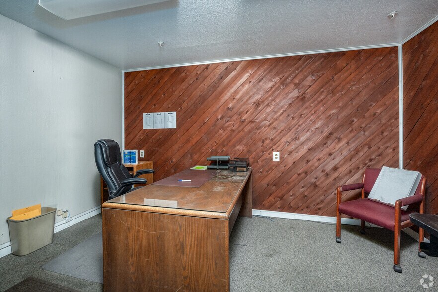 More Photos Of 1980 Kusel Rd, Oroville Manufacturing For Lease