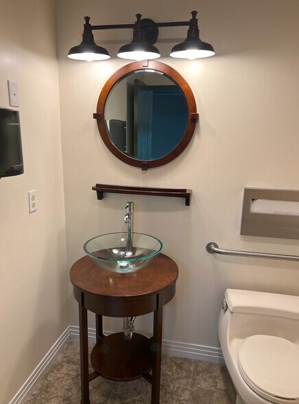 More Photos Of 31194 La Baya Dr, Westlake Village Office For Sale