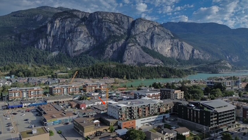 More Photos Of 38033-38041 2 Av, Squamish Office Residential For Sale