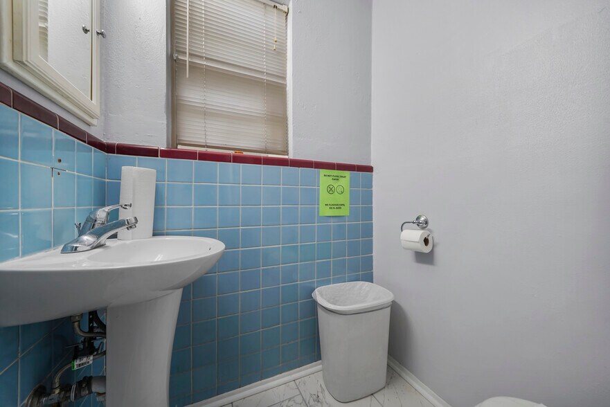 More Photos Of 2815 N Main St, Baytown Office Residential For Sale